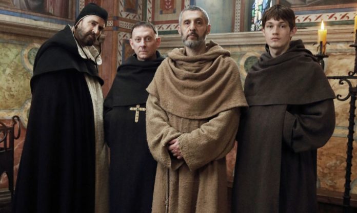 Gli uomini di Bannon contro il Papa. Si gira tra la Certosa di Trisulti e Caracas il sequel de “Il nome della&nbsp;rosa”