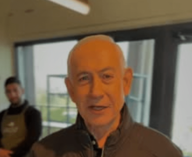 Netanyahu è morto o è vivo ? Nella rete una straordinaria produzione di satira IA