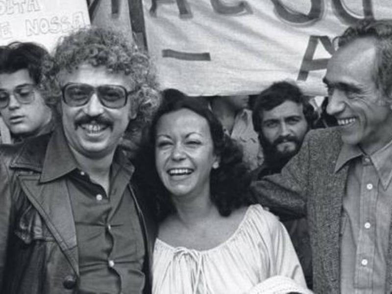 Tecnomonarchia e Tecnofascismo: una lettura attraverso Dos Santos e la teoria della&nbsp;dipendenza